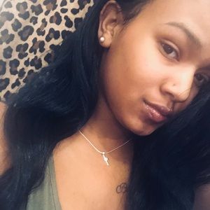 Meet your Posher, Myra